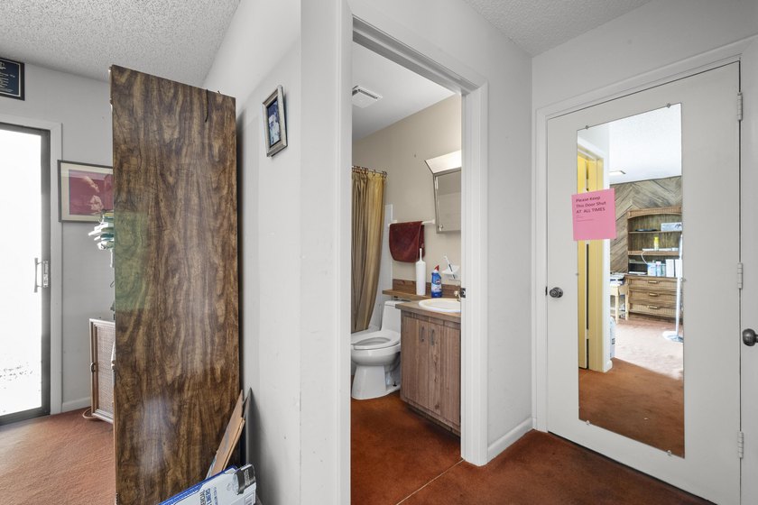2,100 sq ft free standing medical office building. Ideal for a - photo 26