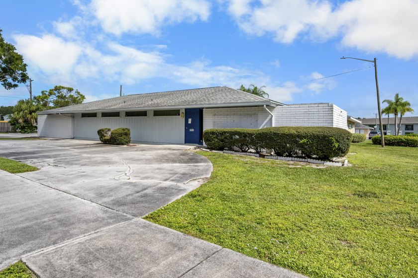 2,100 sq ft free standing medical office building. Ideal for a - photo 29