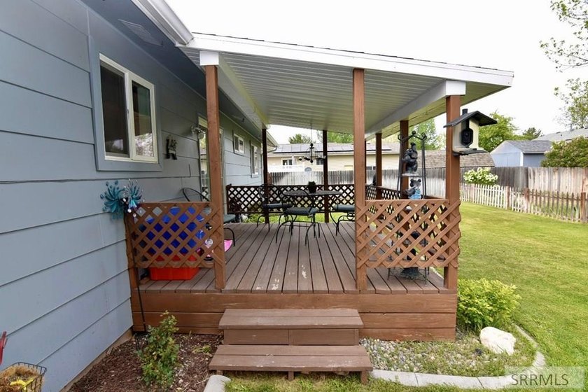 Introducing a darling single level home in McDonald's Farm - photo 36