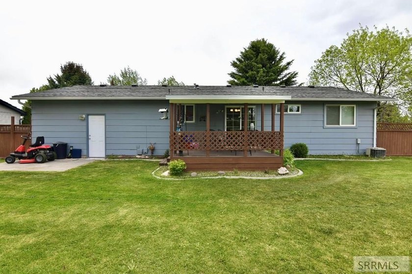 Introducing a darling single level home in McDonald's Farm - photo 42