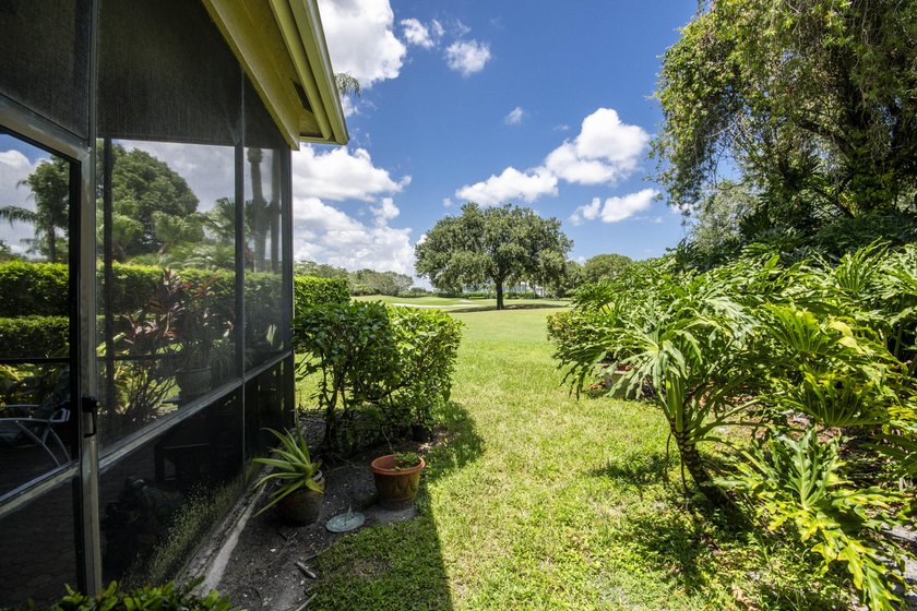 Welcome to 4557 Barclay Fair Way, a beautifully maintained - photo 27