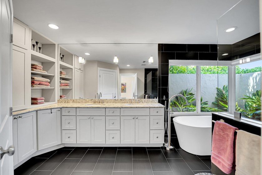 Welcome to this gorgeous one-story home featuring 3 bedrooms 3 - photo 51