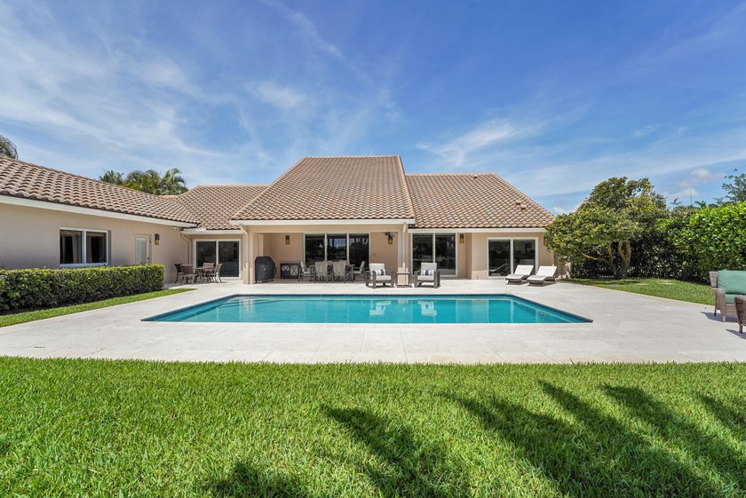 Welcome to this gorgeous one-story home featuring 3 bedrooms 3 - photo 77
