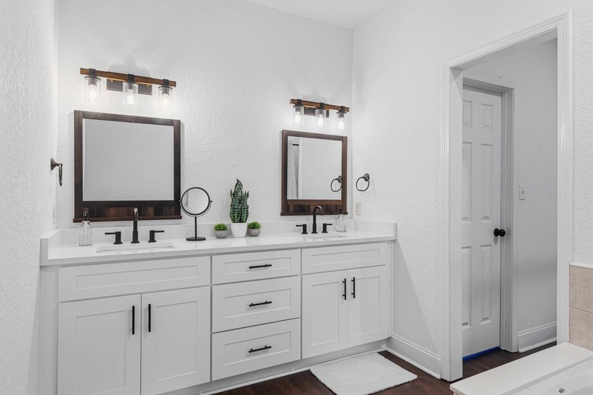 Recently updated Miramar Beach home on a cul-de-sac with a - photo 34
