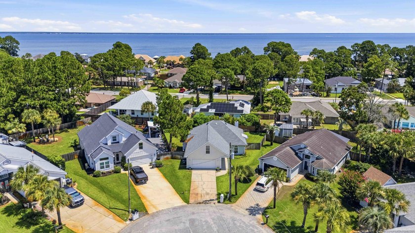 Recently updated Miramar Beach home on a cul-de-sac with a - photo 49