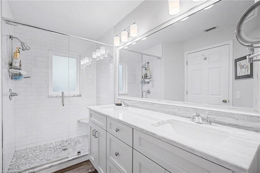 Rare Waterfront Opportunity Tastefully updated canal-front - photo 27