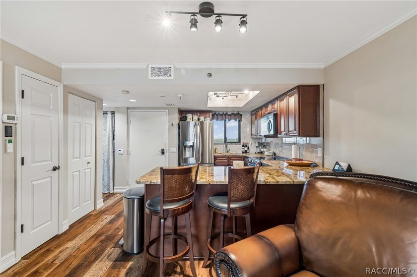 Welcome to easy coastal living in the sought-after Gulf Island - photo 12