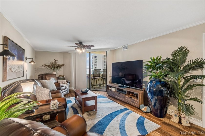 Welcome to easy coastal living in the sought-after Gulf Island - photo 14