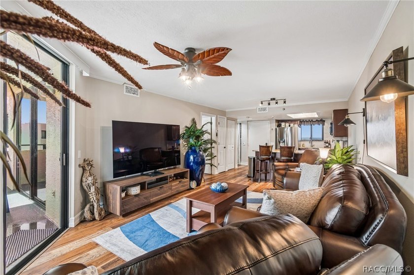 Welcome to easy coastal living in the sought-after Gulf Island - photo 16