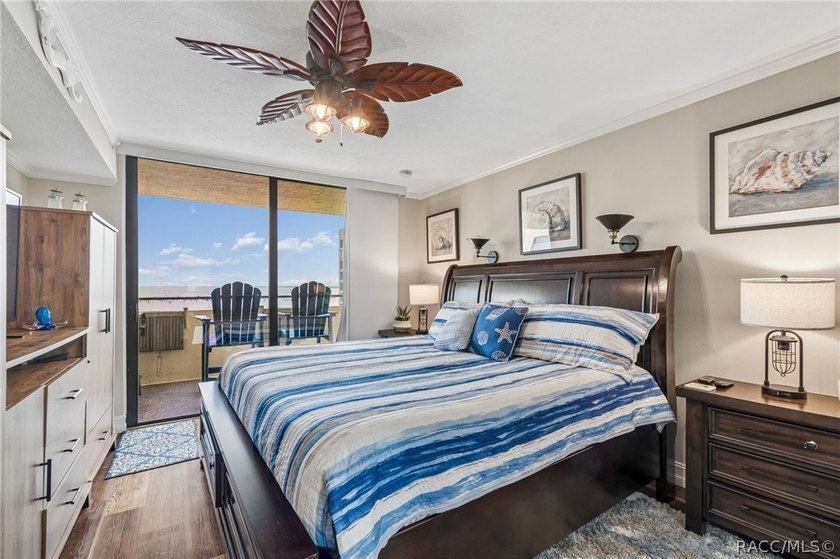 Welcome to easy coastal living in the sought-after Gulf Island - photo 20