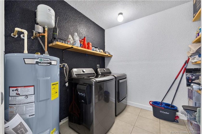 Welcome to the highly desirable Indian River Estates! This - photo 20