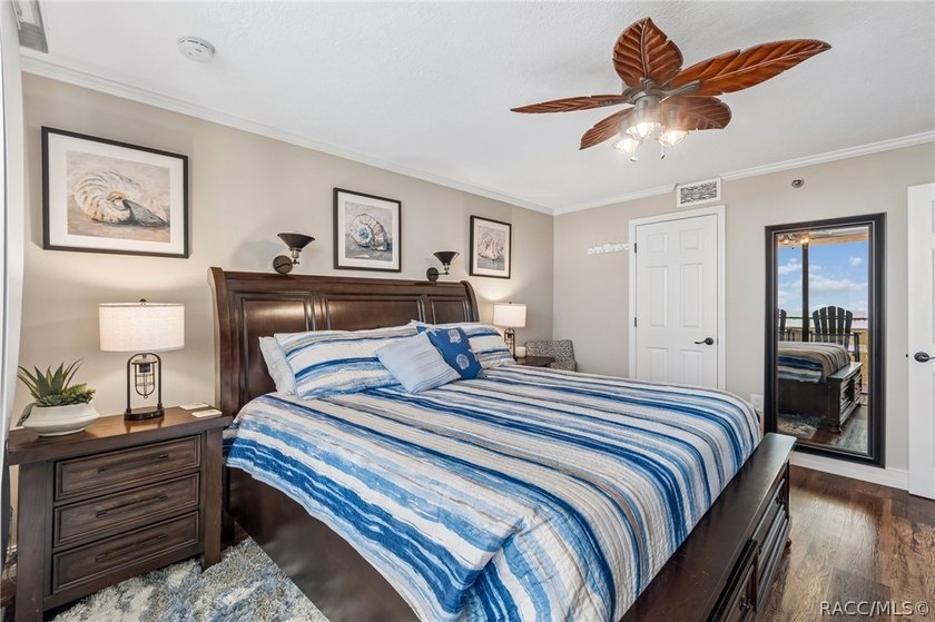 Welcome to easy coastal living in the sought-after Gulf Island - photo 22