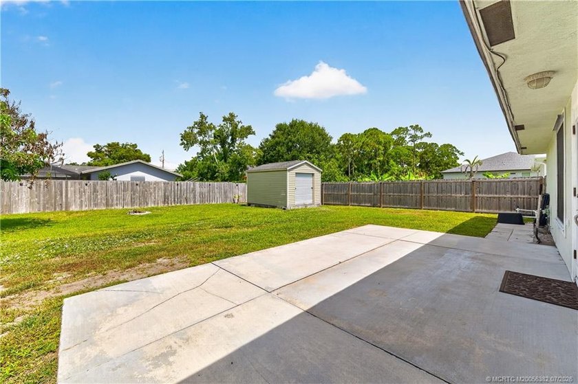 Welcome to the highly desirable Indian River Estates! This - photo 23