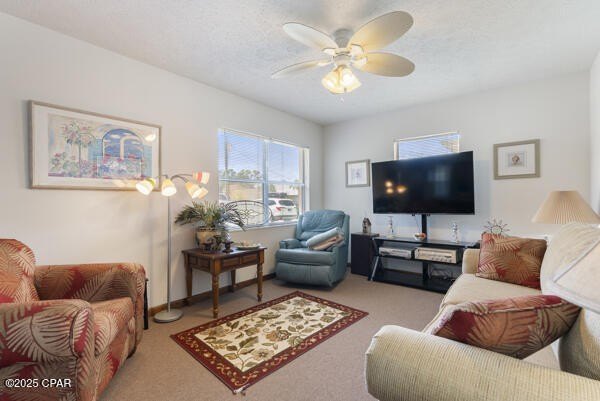 Charming concrete block beach cottage just 3 blocks from the - photo 11