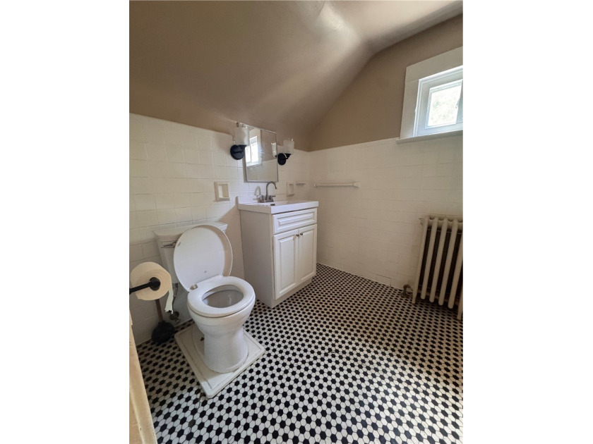 Come see this charming 3-bedroom, 1-bath single-family home - photo 14