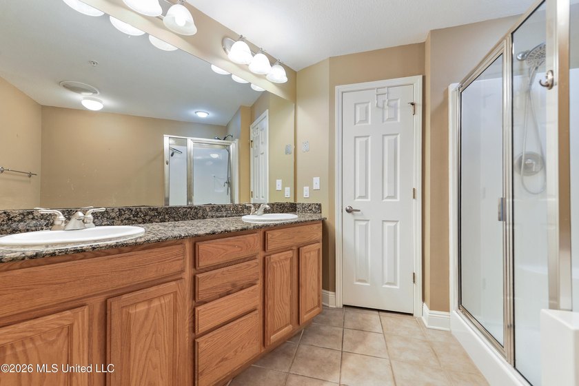 : BEAUTIFUL AND UNIQUE GROUND FLOOR CORNER END UNIT CONDOMINIUM - photo 15