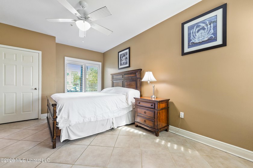 : BEAUTIFUL AND UNIQUE GROUND FLOOR CORNER END UNIT CONDOMINIUM - photo 21