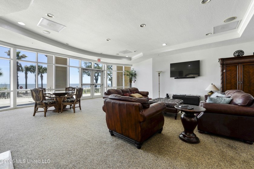 : BEAUTIFUL AND UNIQUE GROUND FLOOR CORNER END UNIT CONDOMINIUM - photo 27