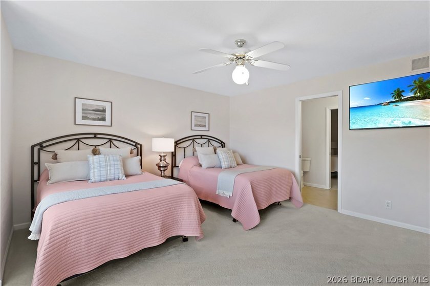 Your ideal lake escape starts here. Step inside and take in the - photo 32