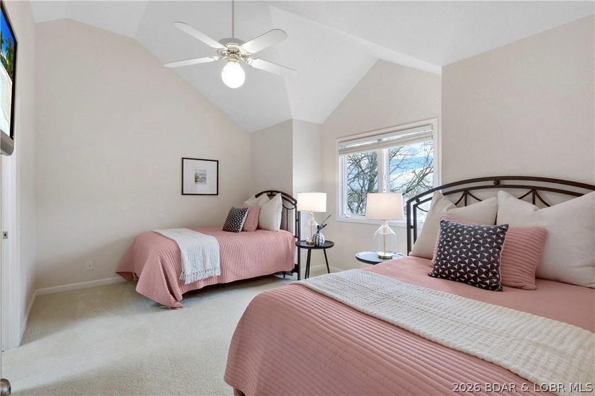 Your ideal lake escape starts here. Step inside and take in the - photo 34