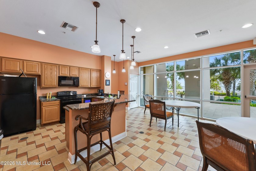 : BEAUTIFUL AND UNIQUE GROUND FLOOR CORNER END UNIT CONDOMINIUM - photo 37