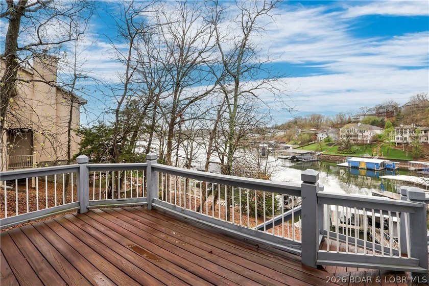 Your ideal lake escape starts here. Step inside and take in the - photo 43
