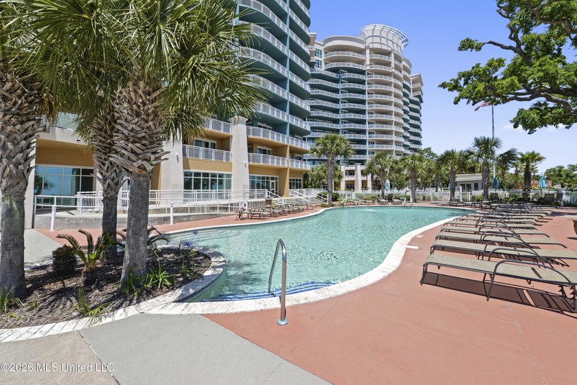 : BEAUTIFUL AND UNIQUE GROUND FLOOR CORNER END UNIT CONDOMINIUM - photo 43