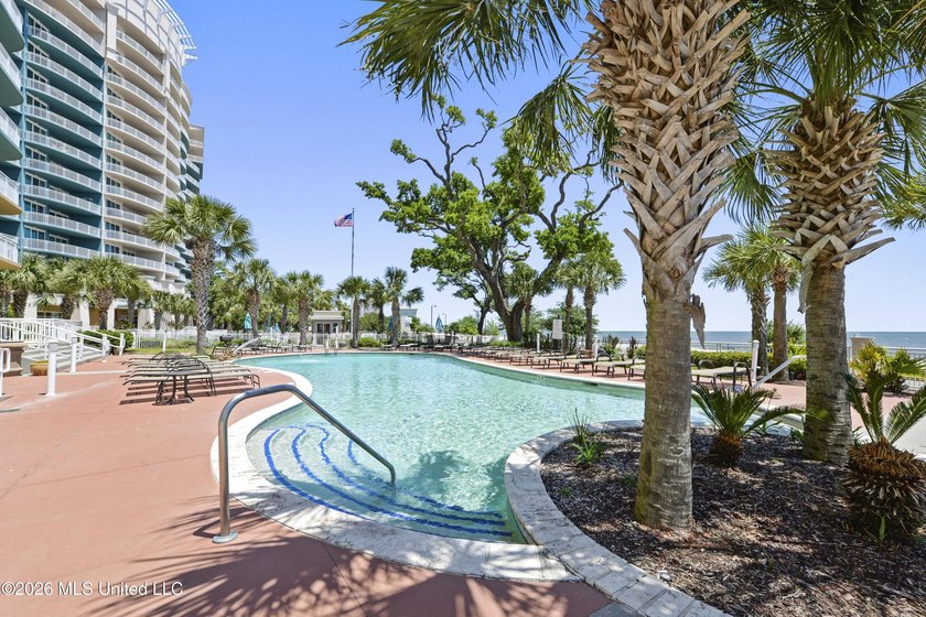 : BEAUTIFUL AND UNIQUE GROUND FLOOR CORNER END UNIT CONDOMINIUM - photo 44