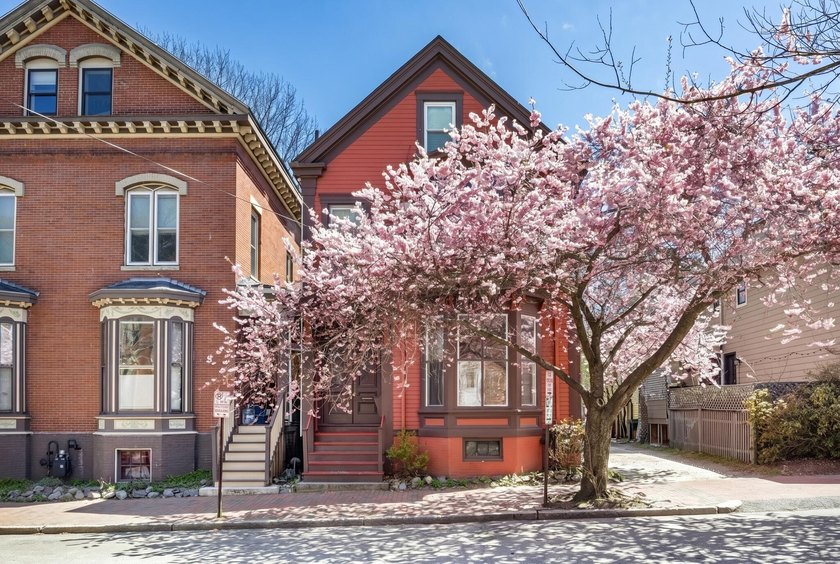 Nestled in the heart of Portland's highly sought-after West End - photo 2