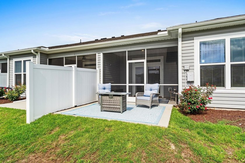Spacious Garden Home with a private garage and a back porch - photo 30