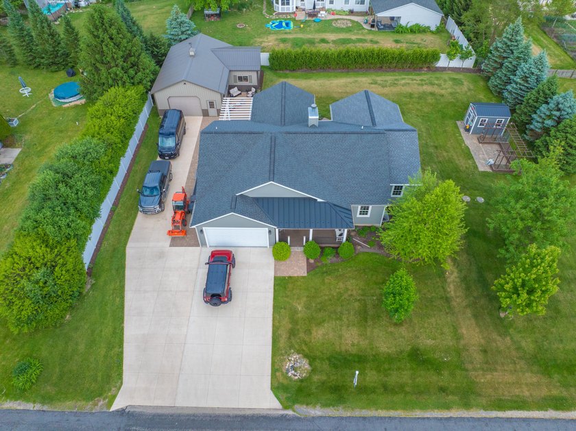 Welcome to this well-built home that offers privacy and a - photo 5