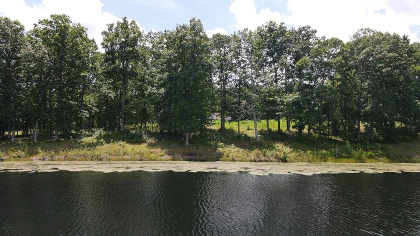 Welcome to the Bledsoe 1.21. This incredible lake lot on a - photo 9