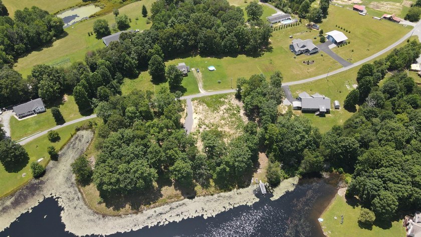 Welcome to the Bledsoe 1.21. This incredible lake lot on a - photo 10
