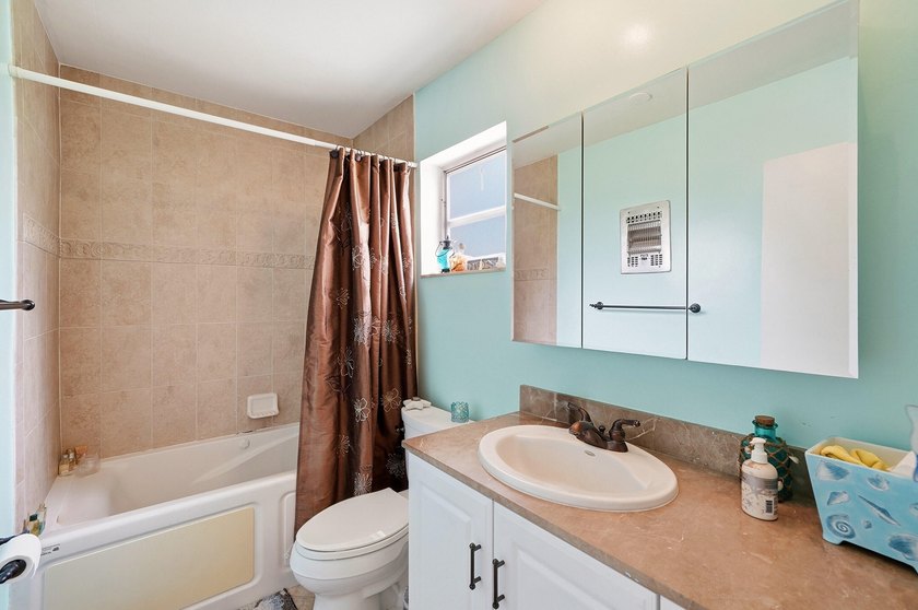 CHARMING SINGLE STORY HOME | PRIME FORT LAUDERDALE LOCATION | - photo 15