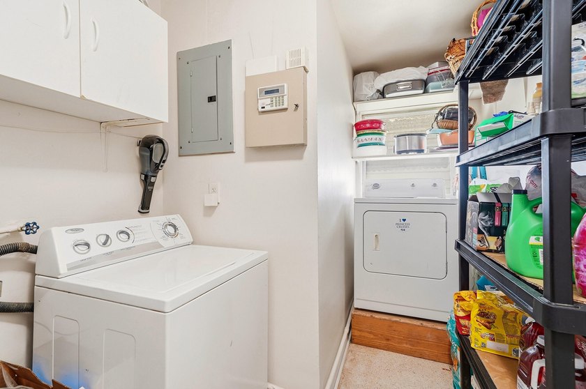CHARMING SINGLE STORY HOME | PRIME FORT LAUDERDALE LOCATION | - photo 16
