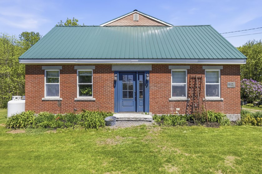 This farmhouse has been completely renovated with an artist's - photo 3