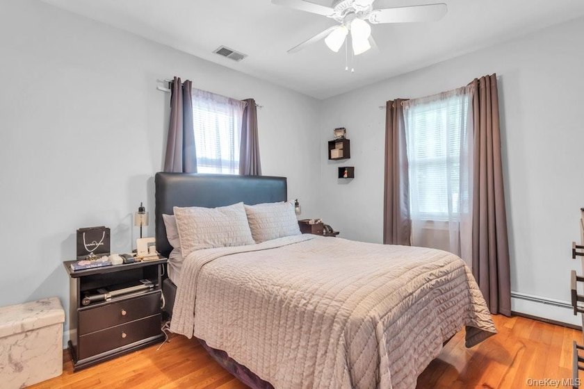 Welcome home... This impeccably maintained Glen Cove Ranch - photo 14