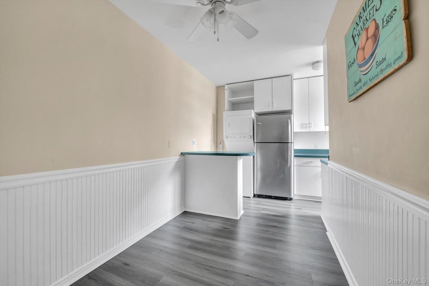 Large One Bedroom One Bath at the Townhouse Place Complex. This - photo 9
