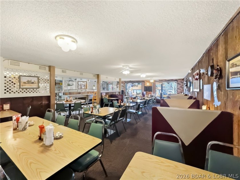 Well established Restaurant that seats 100 &amp; established loyal - photo 18