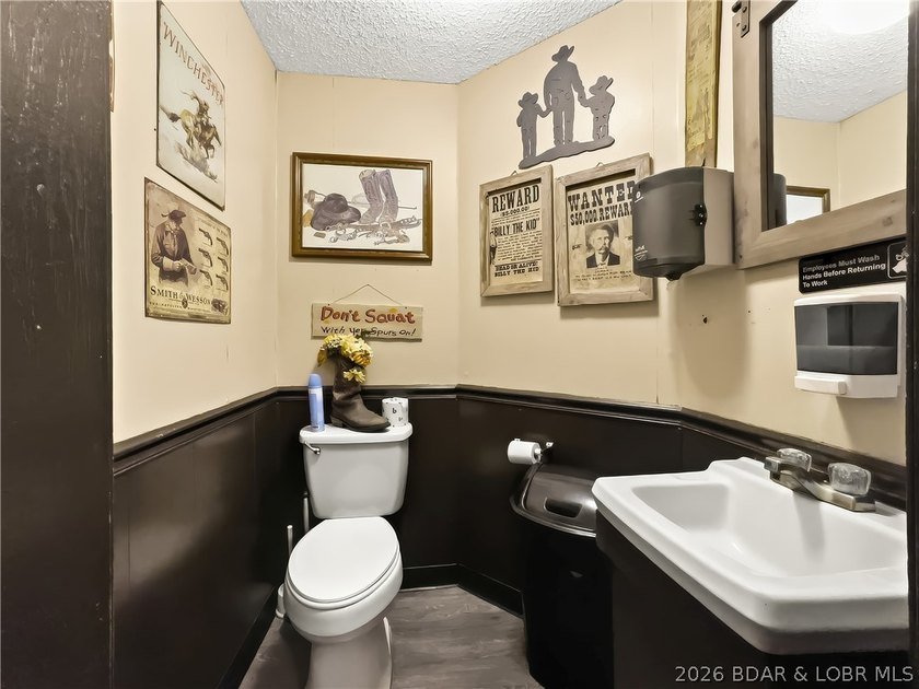 Well established Restaurant that seats 100 &amp; established loyal - photo 40