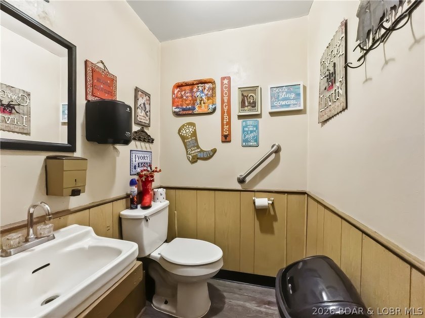 Well established Restaurant that seats 100 &amp; established loyal - photo 41