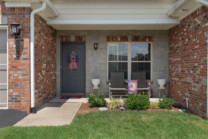 Convenience, low maintenance living, and an unbeatable in town - photo 2