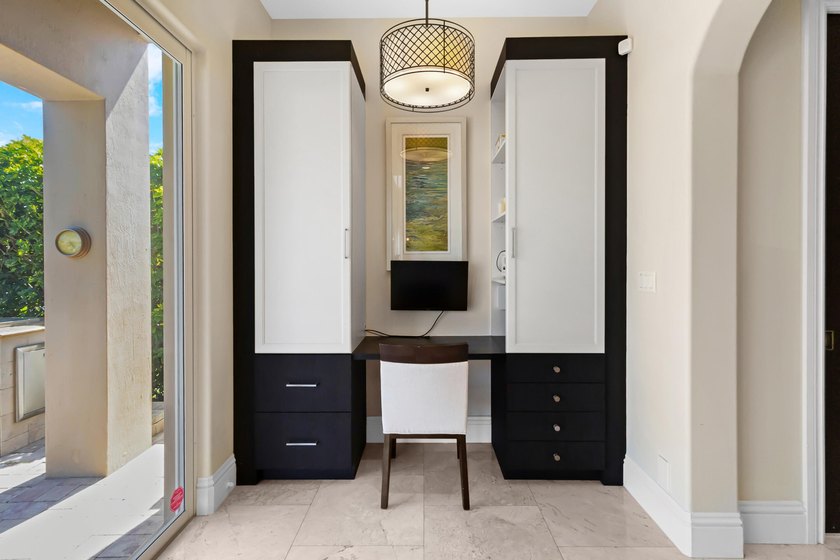 Experience a luxury waterfront estate in Pompano Beach featuring - photo 12