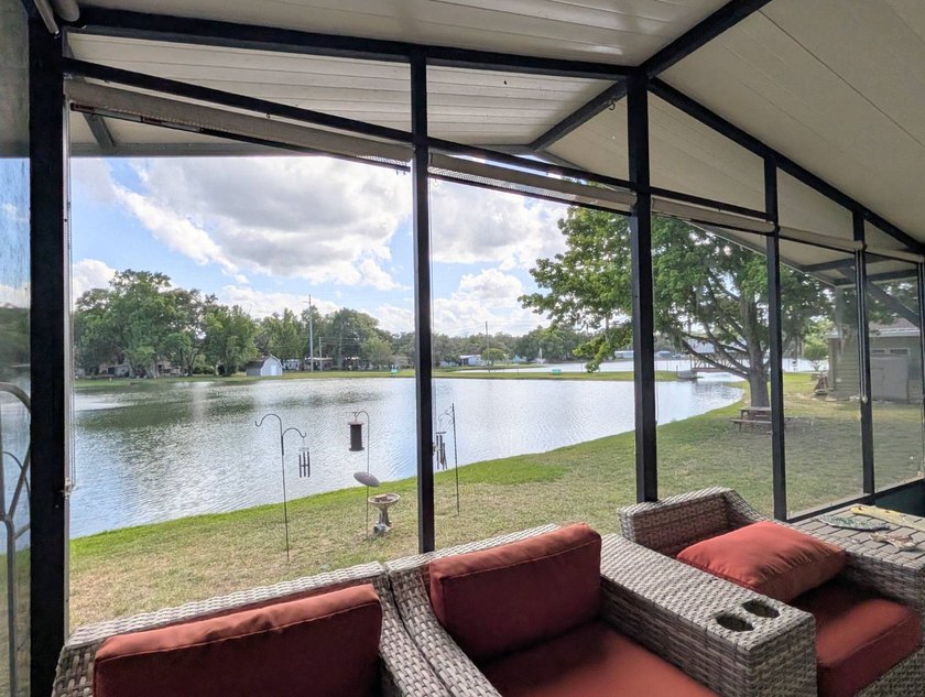 This stunning fully furnished lakefront home in the 55+ - photo 21