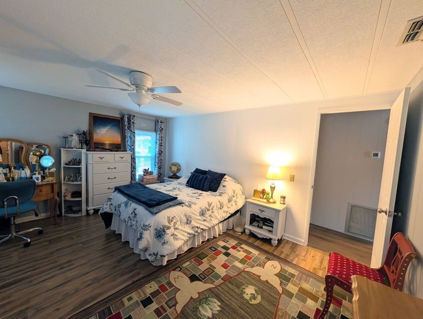 This stunning fully furnished lakefront home in the 55+ - photo 25