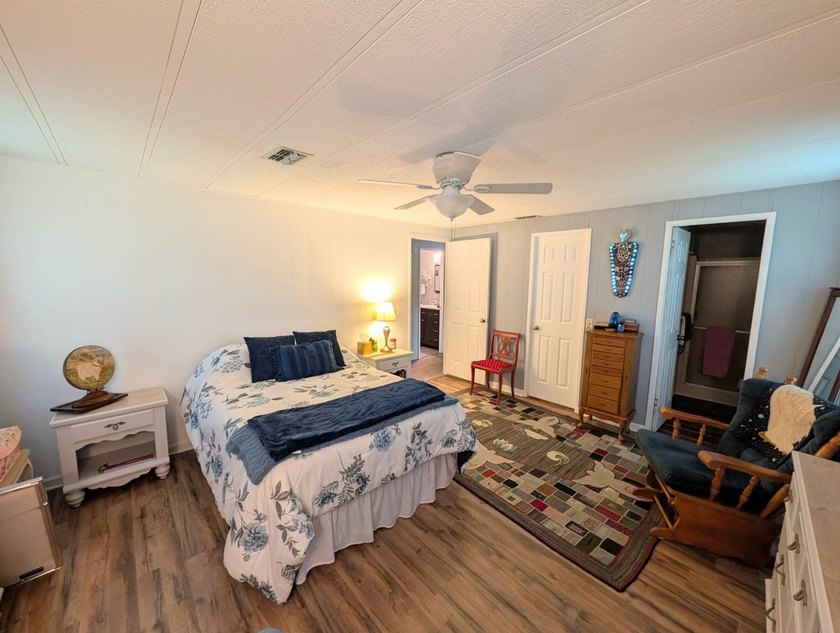 This stunning fully furnished lakefront home in the 55+ - photo 29