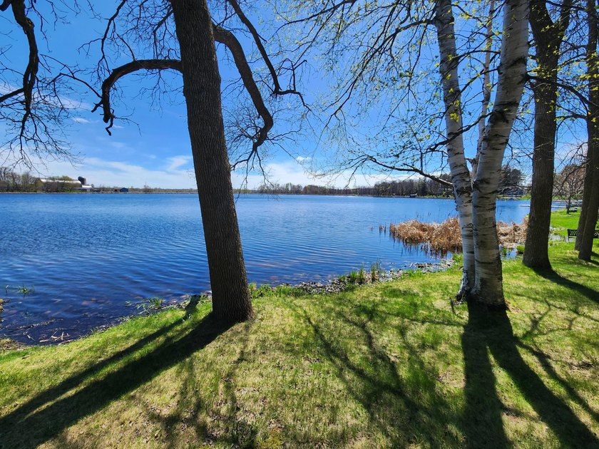 Come and enjoy the lake life and this fabulous opportunity to - photo 18