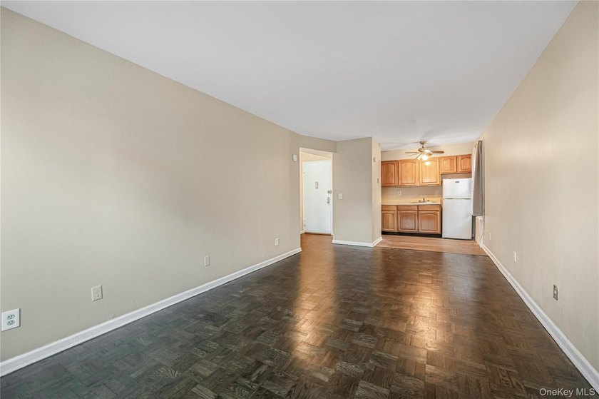 Welcome to this bright and inviting 1 bedroom CONDO in the heart - photo 3