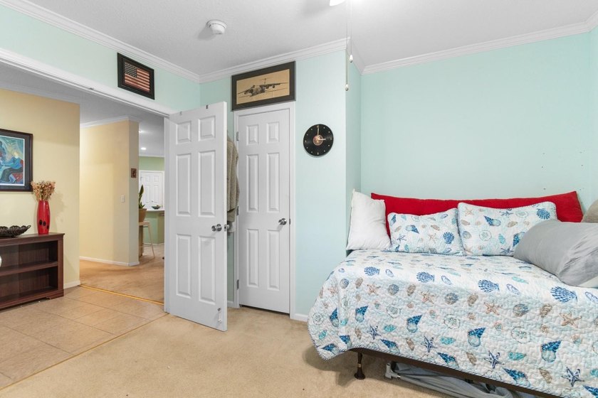 Welcome to 158 Lakeside Crossing, where peaceful lake views - photo 17