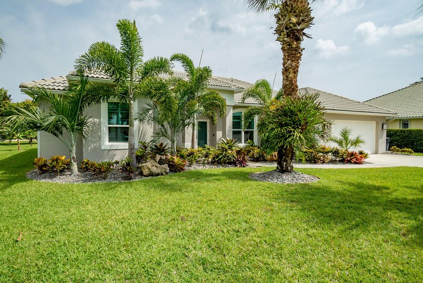Enjoy exceptional coastal living in this well maintained - photo 3